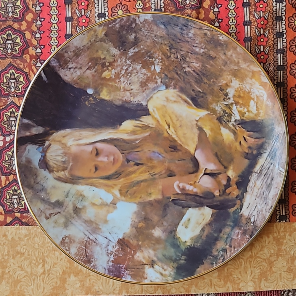 70s #2 Sand in her Shoe PRECIOUS MOMENTS. Collectible fine China By Viletta